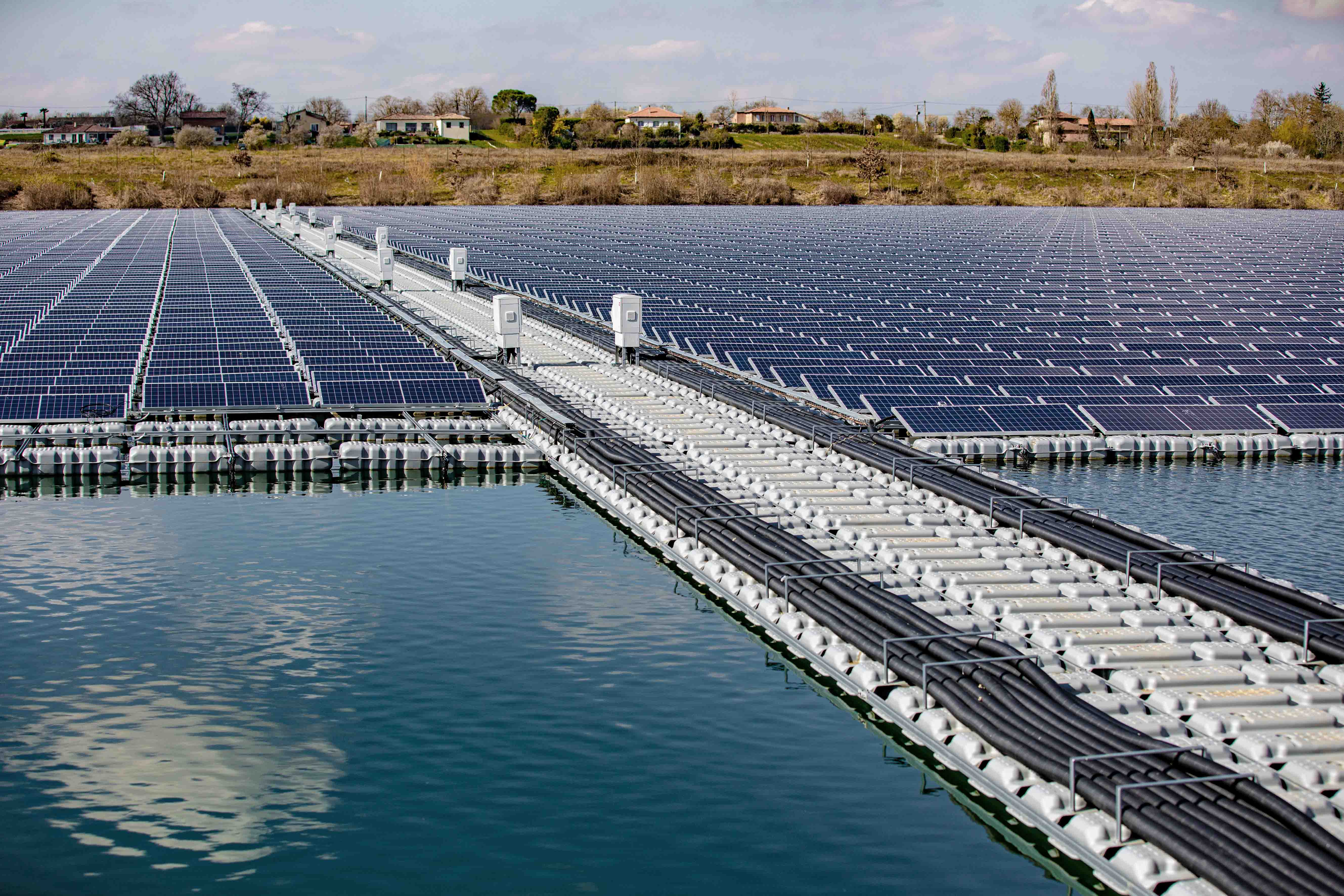 Auch bei schwimmenden Solaranlagen haben wir das Know-how 