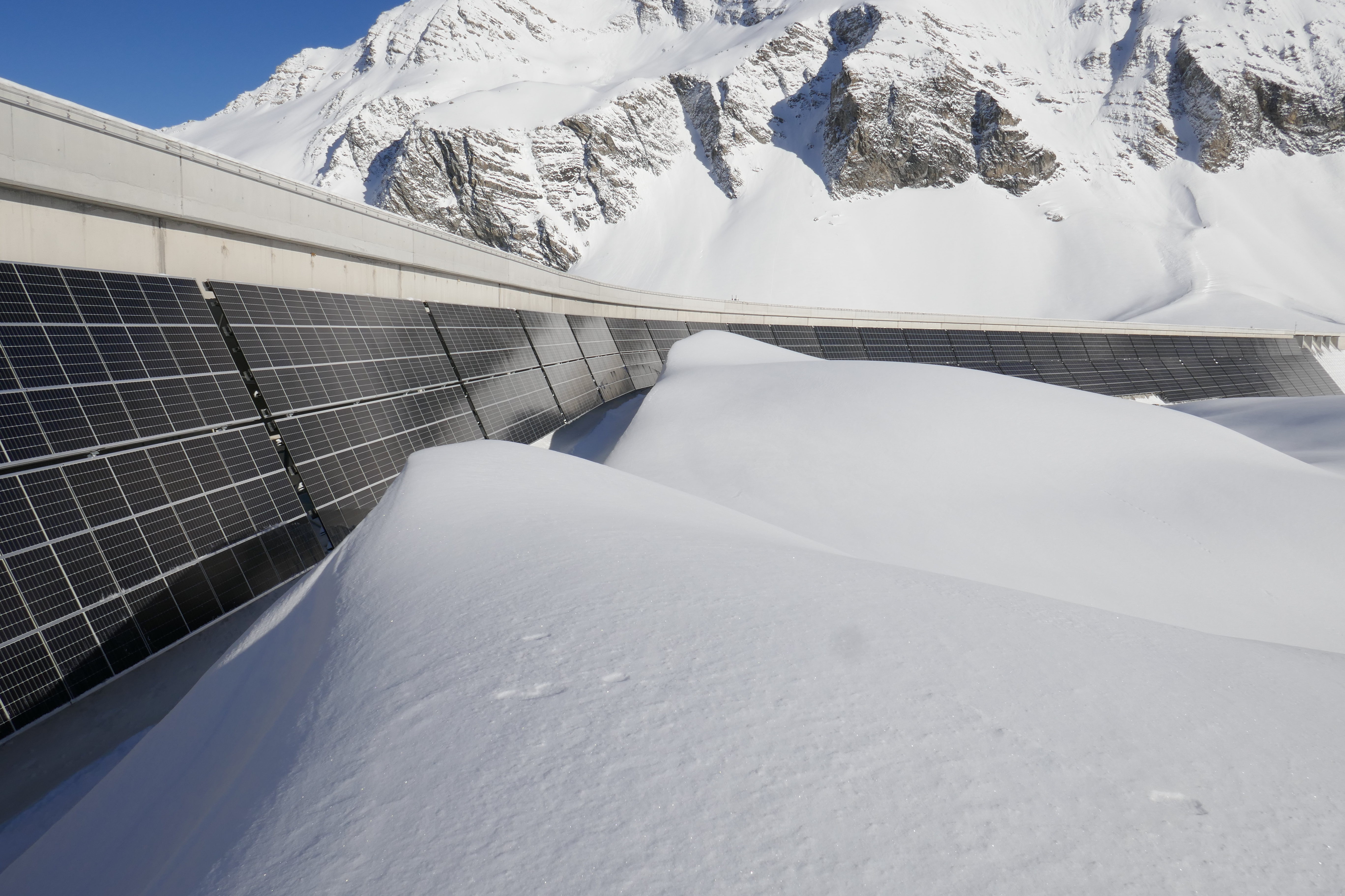 And we already have experience in building solar plants in the mountains with our AlpinSolar project at the Muttsee dam in the Glarus Alps