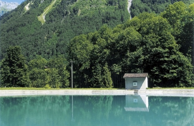 Das ist das Ausgleichsbecken das Fätschbachwerks in Linthal GL. Es dient der Dosierung der Linth.