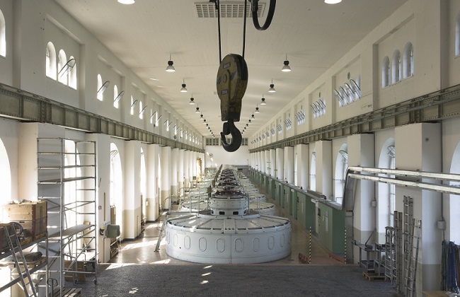 This is the in the hydro power plant  Beznau. Each of the installed eleven turbines here has a capacity 1,77 MW, which totals in a capacity of 19,5 MW. The average energy production equals 147 Mio. kWh a year. And by the way, the big picture above this story in the reservoir Gigerwald, part of Axpo (Kraftwerke Sarganserland).