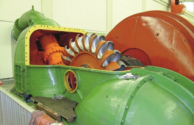 Kavernenzentrale Sedrun mit Peltonturbine