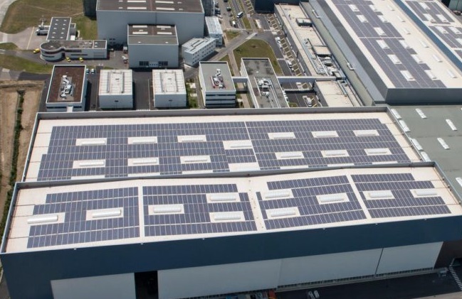 Rooftop plant on a Airbus building