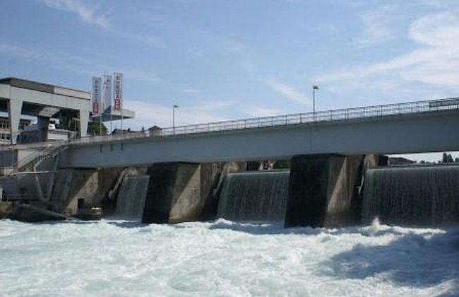 KW Schaffhausen: built in 1967, it's the smallest hydro power plant at the Hochrhein (165 GWh per year)